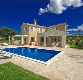 4 bedroom villa with pool near Sveti Lovrec, sleeps 8